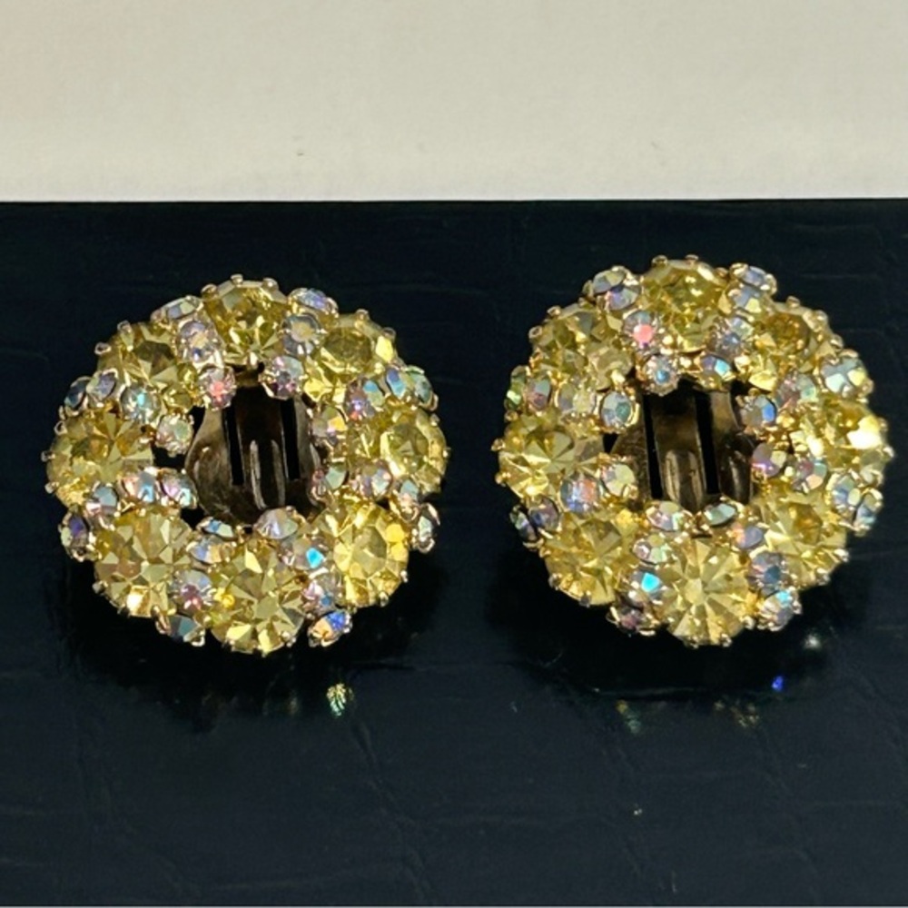 Weiss Vintage Clip‎ on Earrings